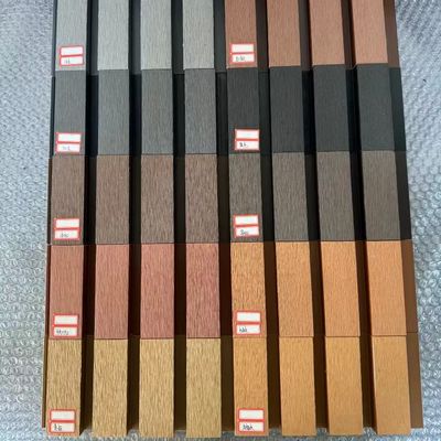 Dây tự nhiên Dây hạt kết cấu bên ngoài Wpc Bảng tường Cây hồng Nhôm Đỏ nâu Teak