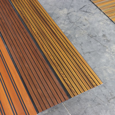 Wood Grain PVC Bảng trần cho tường nội thất Chi phí hiệu quả Bảng tường thay thế cho gạch bảo trì dễ dàng Bảng tường