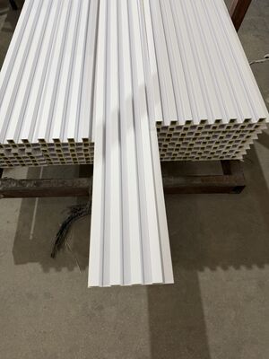 Đơn vị hóa thân thiện với môi trường trong nhà không đều lưới tản nhiệt Wpc Bảng tường 160x24