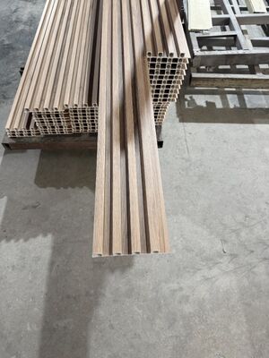 Đơn vị hóa thân thiện với môi trường trong nhà không đều lưới tản nhiệt Wpc Bảng tường 160x24