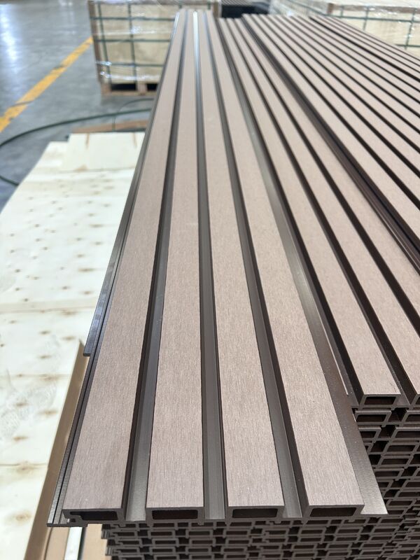 Sản phẩm có độ bền cao, chống cháy ngoài trời WPC Composite Toungue And Groove Wall Panels