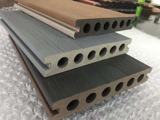 Sàn gỗ WPC ngoài trời không thấm nước chống trượt được thiết kế bằng gỗ sồi