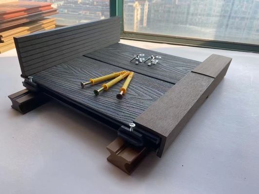 Sàn gỗ WPC ngoài trời không thấm nước chống trượt được thiết kế bằng gỗ sồi