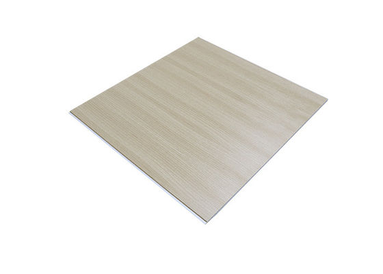 Dễ dàng lắp đặt Tấm ốp tường PVC Trang trí nội thất Trần chống cháy Trọng lượng nhẹ