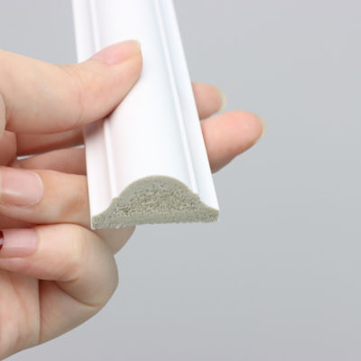 Tấm ốp chân tường nhiều lớp màu trắng PS trong phụ kiện sàn chống cháy