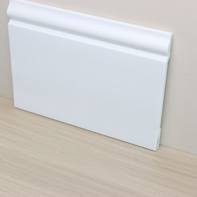 Tấm ốp chân tường nhiều lớp màu trắng PS trong phụ kiện sàn chống cháy