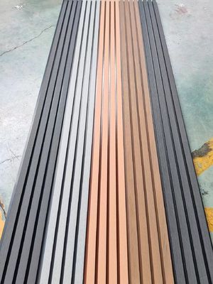 Bảng tường WPC hiện đại với kết cấu hạt gỗ cho trang trí bên ngoài