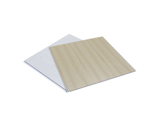 Tấm trần gỗ PVC trong nhà Tấm nhựa PVC tổng hợp Tấm ốp tường có rãnh